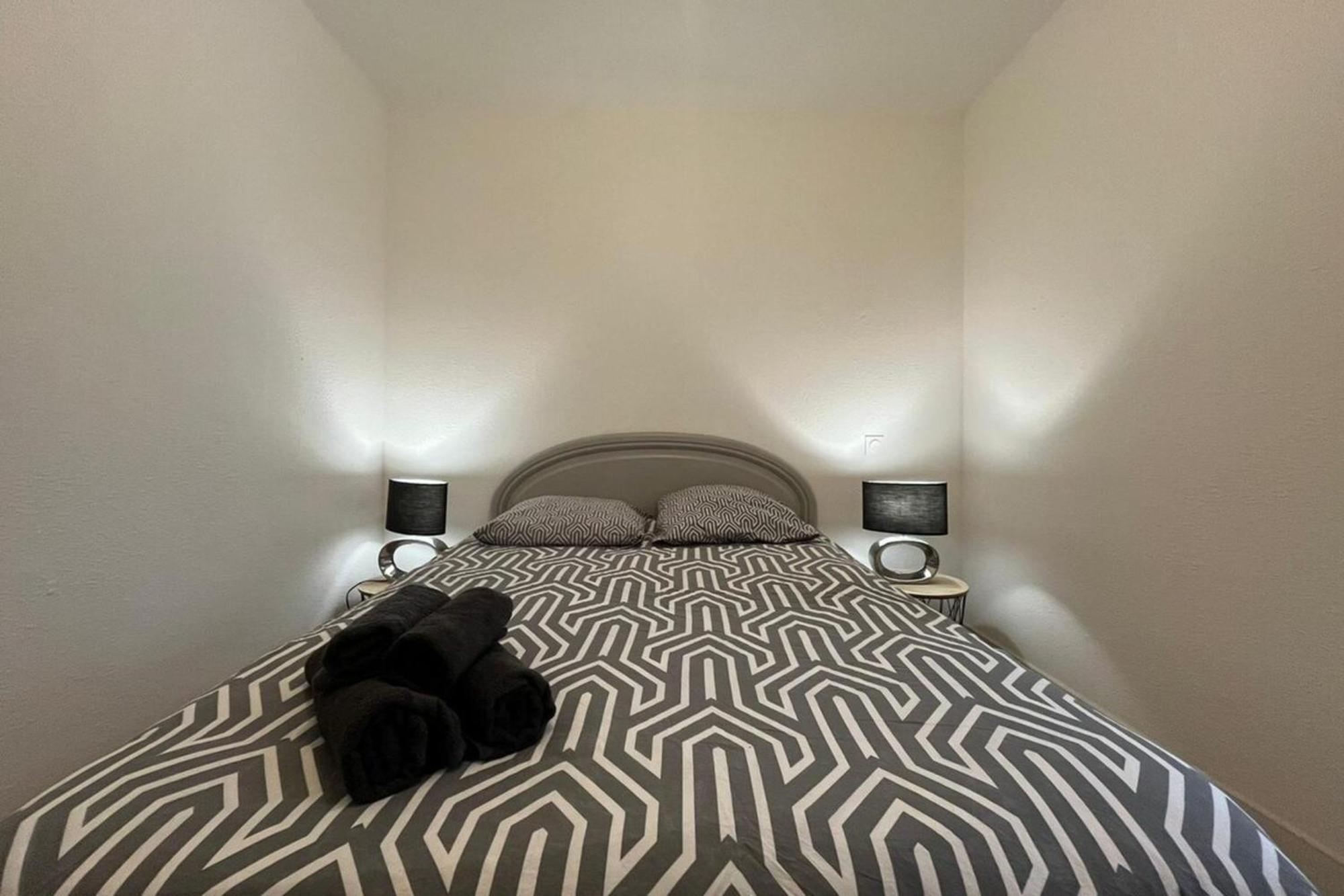 Le Cocon - Wifi - Cour Privative - Proche Halles Narbonne Buitenkant foto